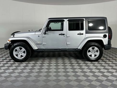Used 2012 Jeep Wrangler Unlimited Sahara w/ Connectivity Group image 16