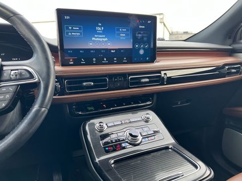 Used 2022 Lincoln Nautilus Reserve w/ Equipment Group 202A image 23