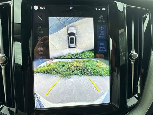 Certified 2025 Volvo XC60 T8 Plus w/ Protection Package Premier AWD/4WD image 31