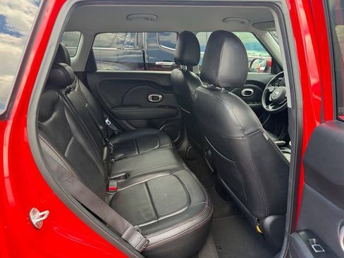 Used 2018 Kia Soul + FWD image 16