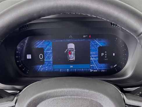 Used 2025 Volvo XC60 B5 Plus w/ Protection Package Premier image 14