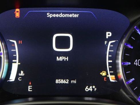 Used 2023 Chrysler Pacifica Limited FWD image 40