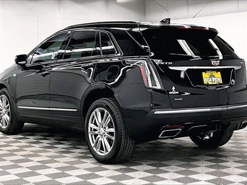 Used 2024 Cadillac XT5 Sportv image 2