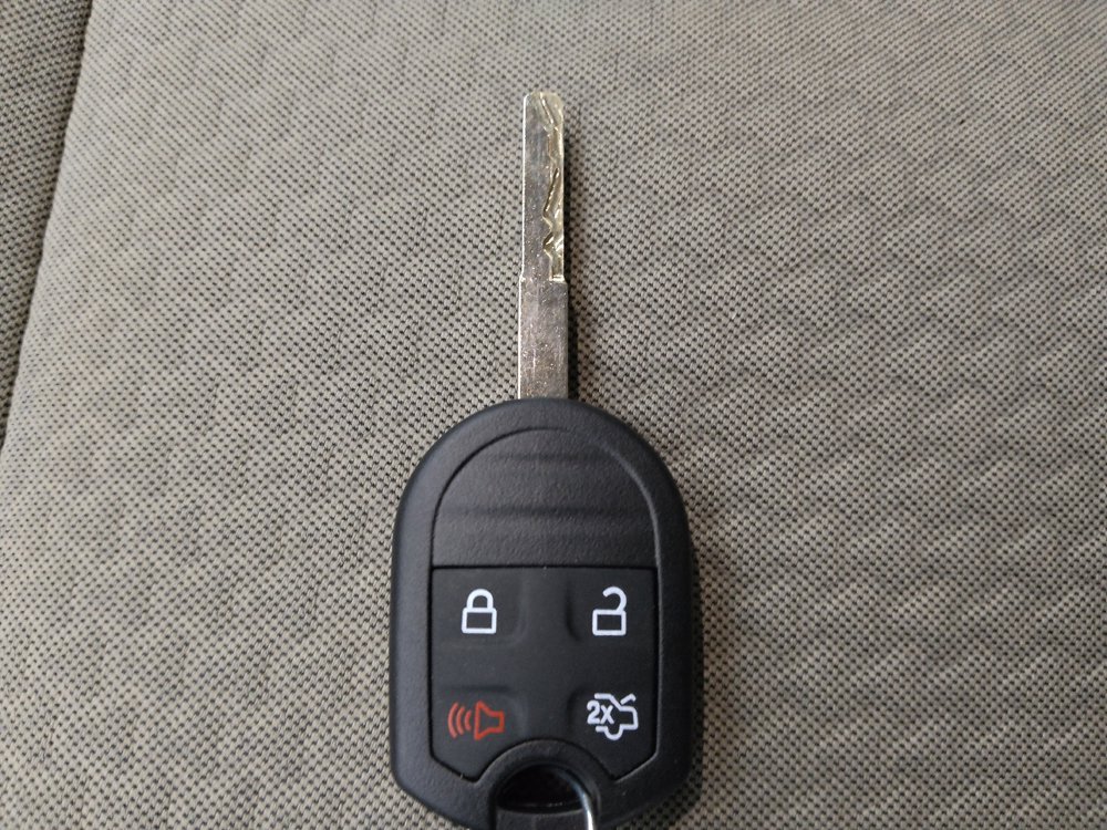 Used 2017 Ford Escape SE FWD image 32