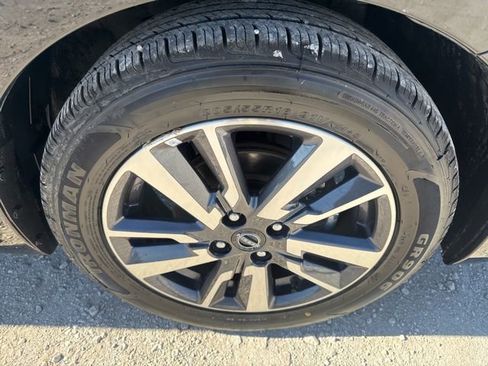 Used 2023 Nissan Versa SV image 25