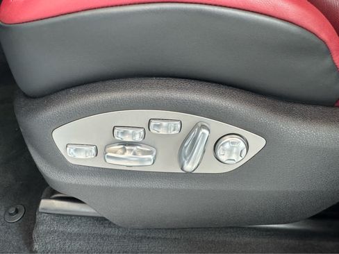 Used 2026 Porsche Macan S AWD/4WD image 36