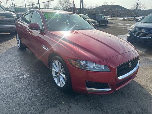 Used 2018 Jaguar XF Premium image 9