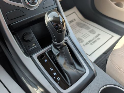 Used 2016 Hyundai Elantra SE image 15