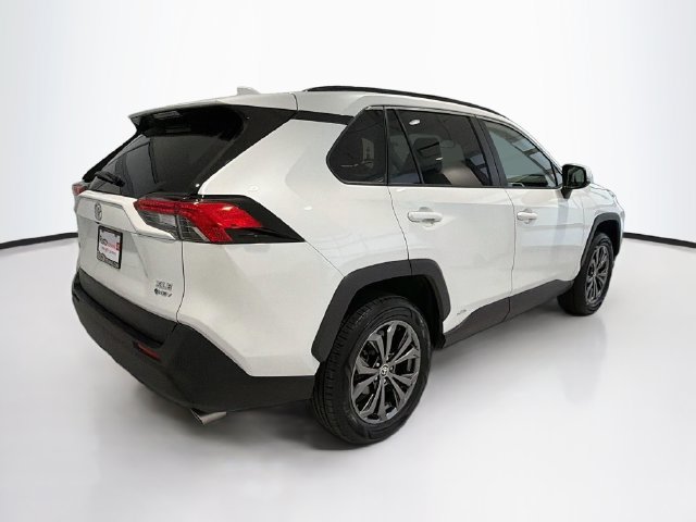 Used 2025 Toyota RAV4 XLE Premium w/ Weather Package AWD/4WD image 6