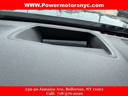 Used 2022 BMW 740i xDrive AWD/4WD image 18