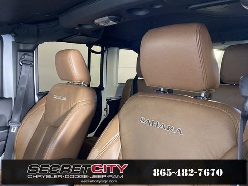 Used 2018 Jeep Wrangler Unlimited Sahara w/ Connectivity Group image 10