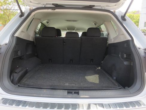 Used 2019 Volkswagen Tiguan S image 24