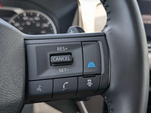 Used 2025 Nissan Rogue SV AWD/4WD image 24