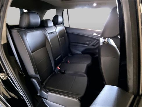 Used 2019 Volkswagen Tiguan SE FWD image 17