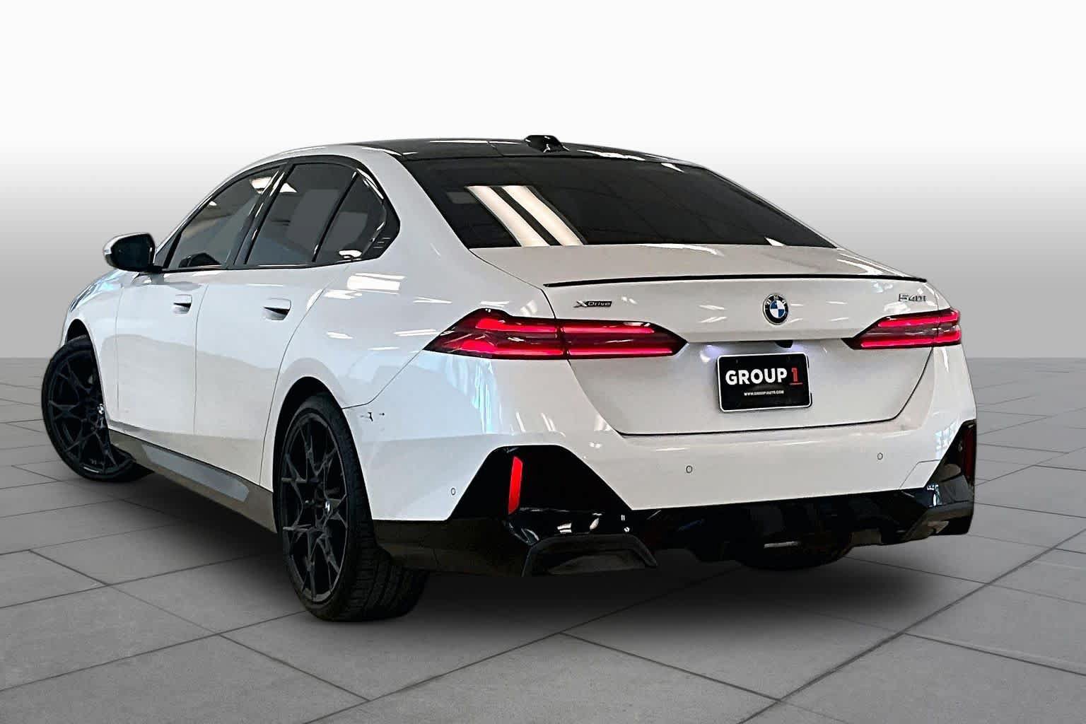 Used 2024 BMW 540i xDrive w/ Premium Package AWD/4WD image 11