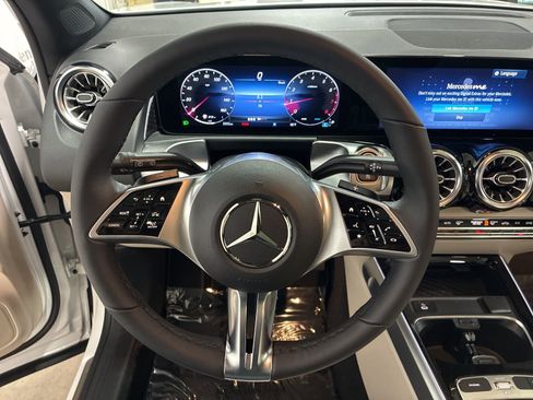 New 2026 Mercedes-Benz GLB 250 4MATIC image 10