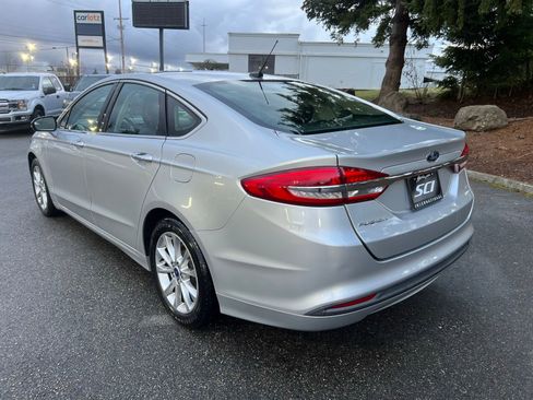 Used 2017 Ford Fusion SE image 8