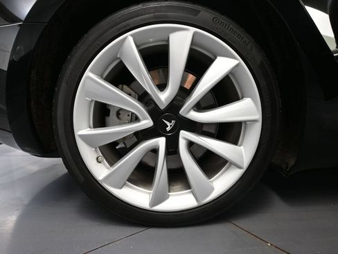 Used 2018 Tesla Model 3 Mid Range RWD image 13