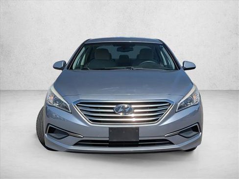 Used 2016 Hyundai Sonata SE FWD image 2