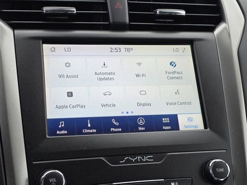 Used 2020 Ford Fusion SE FWD image 18
