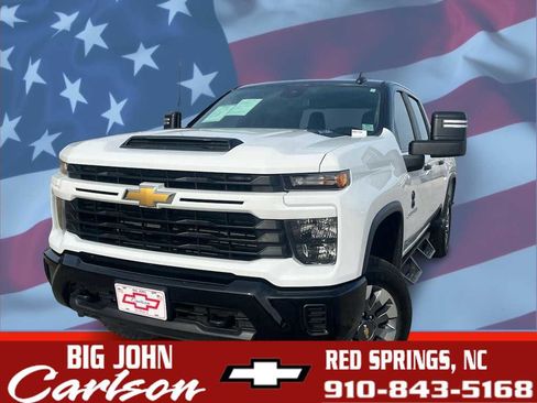Used 2024 Chevrolet Silverado 2500 Custom image 1