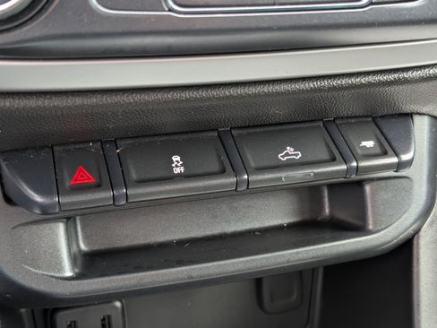 Used 2019 Chevrolet Colorado LT image 20