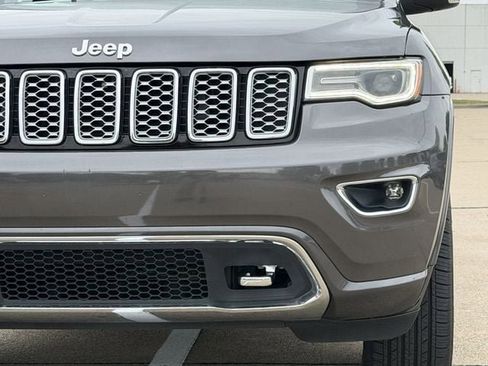 Used 2019 Jeep Grand Cherokee Overland AWD/4WD image 9