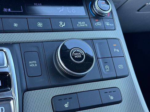 Used 2025 Hyundai Palisade SEL FWD image 32