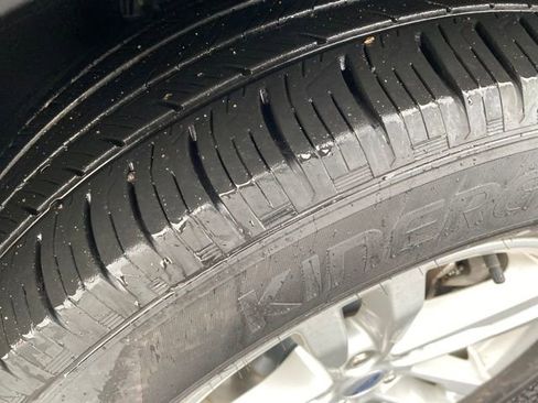 Used 2023 Ford Explorer XLT image 23