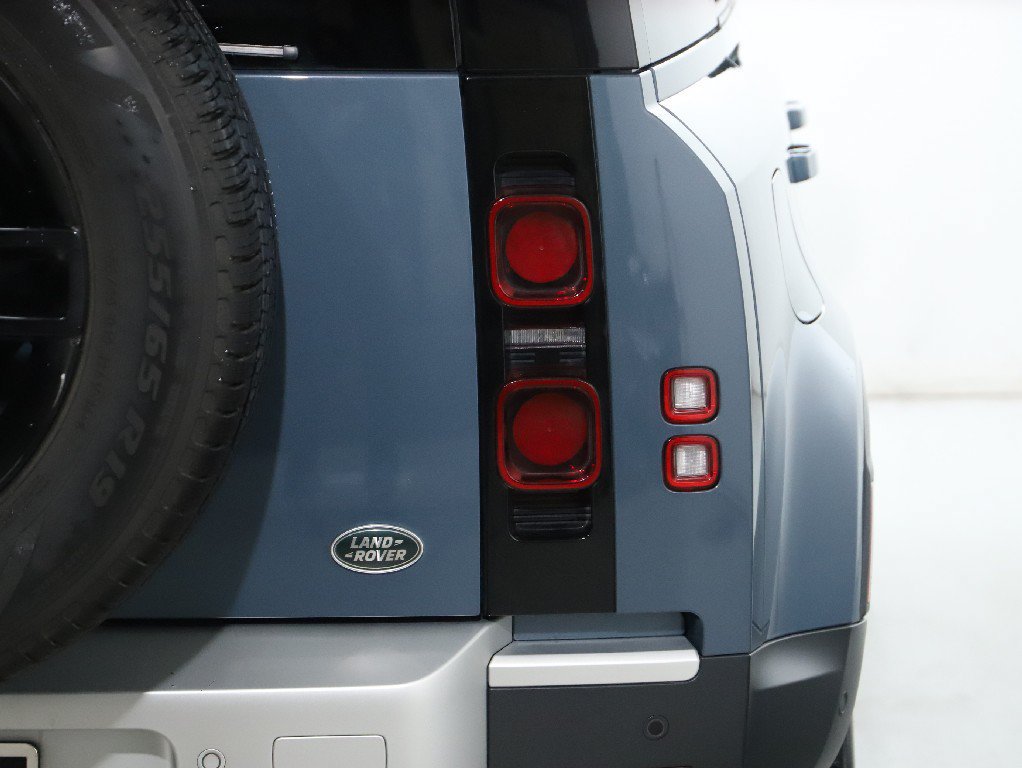 Used 2021 Land Rover Defender 110 S AWD/4WD image 45