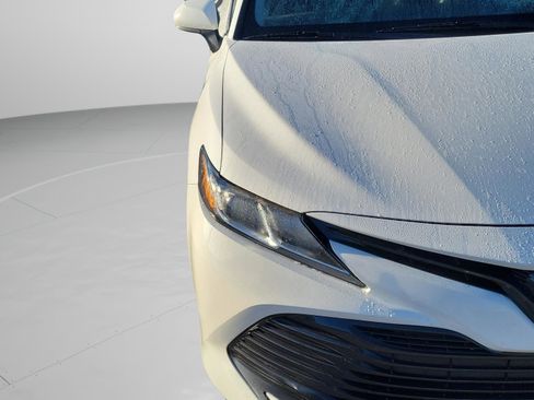 Used 2019 Toyota Camry LE image 13