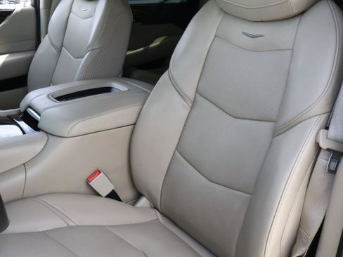 Used 2019 Cadillac Escalade Premium Luxury AWD/4WD image 20