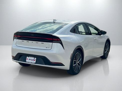 Used 2025 Toyota Prius XLE image 5