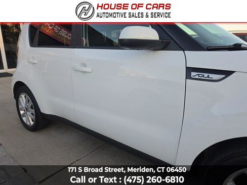 Used 2018 Kia Soul + FWD image 12