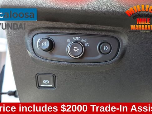 Used 2024 GMC Terrain SLT AWD/4WD image 14