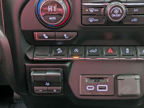 Used 2019 Chevrolet Silverado 1500 LT w/ All-Star Edition image 7