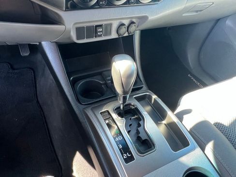 Used 2015 Toyota Tacoma w/ TRD Sport Package image 19