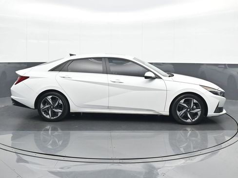 Used 2022 Hyundai Elantra Limited image 7