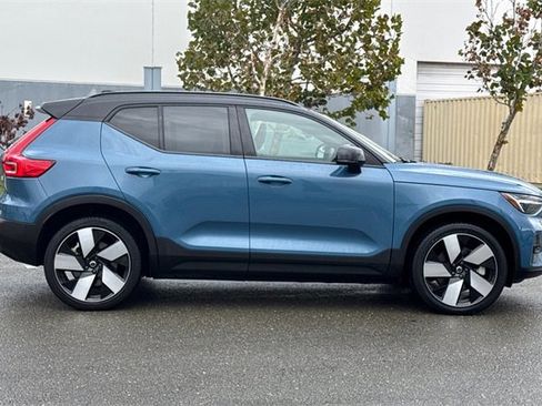 Used 2023 Volvo XC40 Recharge Ultimate w/ Protection Package Premier image 3