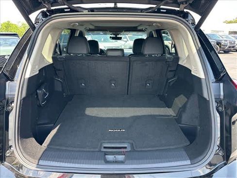Used 2024 Nissan Rogue SV w/ SV Premium Package FWD image 27