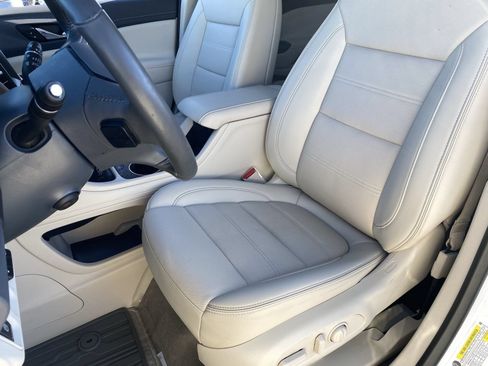 Used 2021 GMC Acadia Denali w/ Denali Technology Package FWD image 20