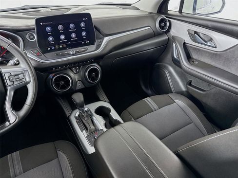 Used 2023 Chevrolet Blazer LT image 21