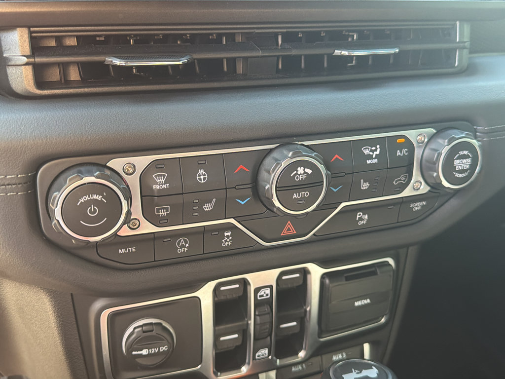 Used 2025 Jeep Wrangler Unlimited Rubicon AWD/4WD image 22