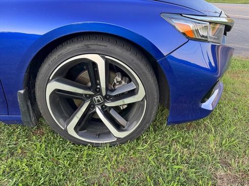 Used 2022 Honda Accord Sport image 2