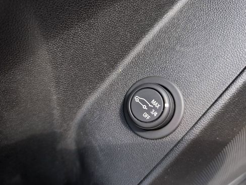 Used 2018 Chevrolet Equinox LT image 17