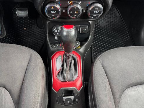 Used 2016 Jeep Renegade Trailhawk w/ Popular Equipment Group image 15