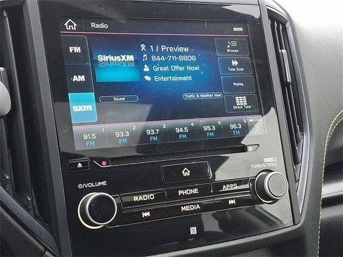 Used 2022 Subaru Crosstrek 2.5i Sport w/ Moonroof Package image 18