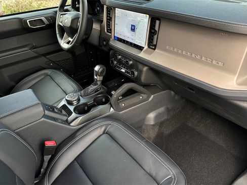 New 2025 Ford Bronco Outer Banks w/ Sasquatch Package image 13