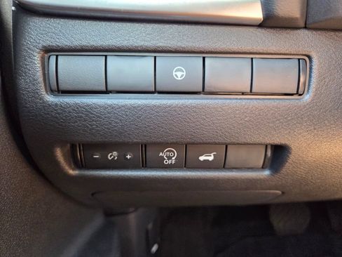 Used 2026 Nissan Rogue SV FWD image 12