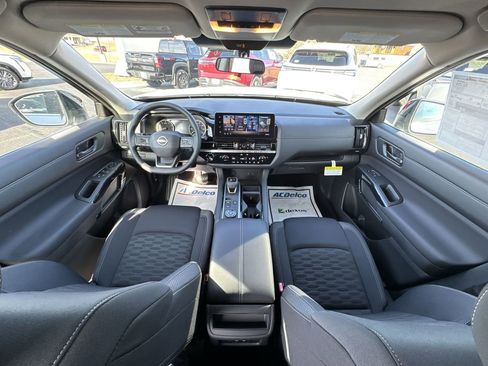 New 2026 Nissan Pathfinder SV image 21